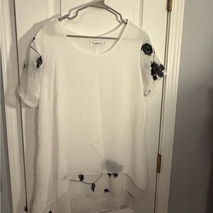 White and Black Floral Women's Blouse
